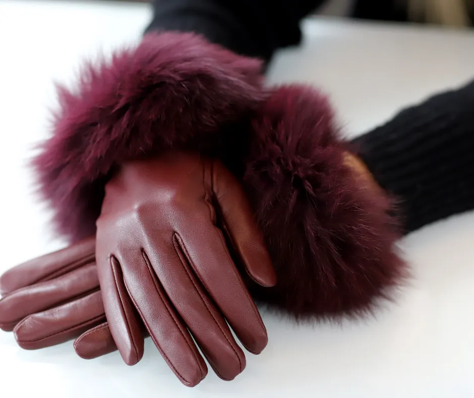 Leather Gloves with Fox Trim