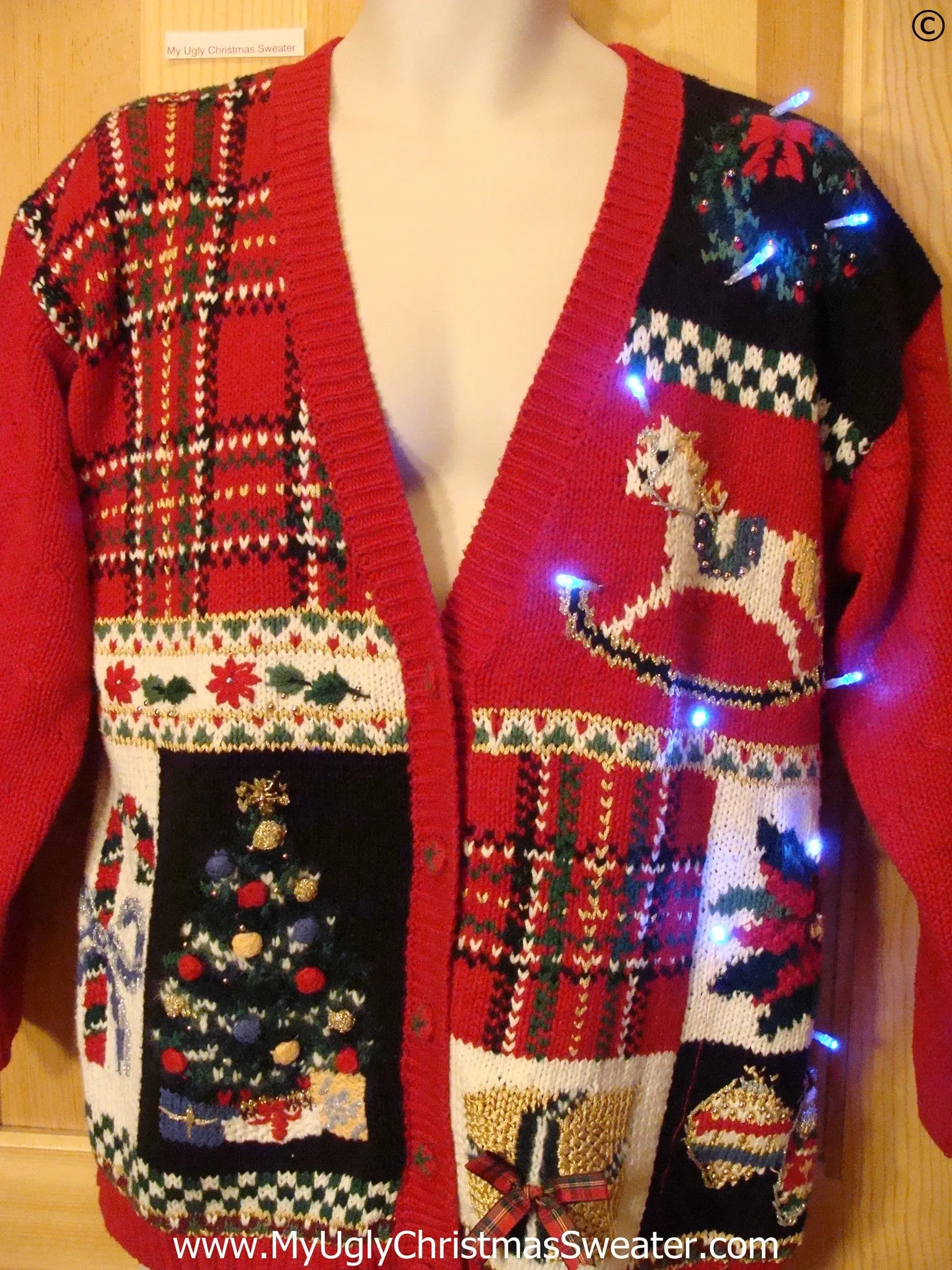 Plaid Christmas Sweater with Lights and Horse (g263)